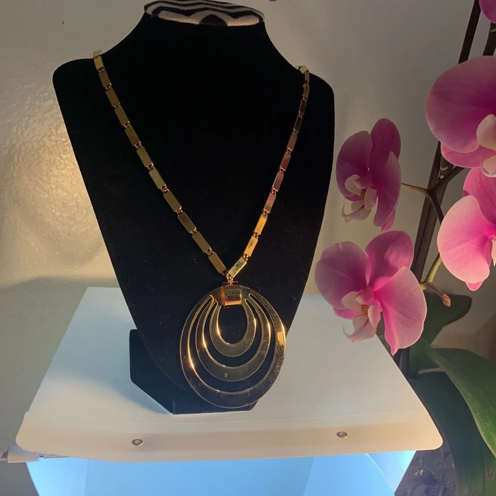 Monet 1970- s link tear drop necklace & pendant - Picture 3 of 8